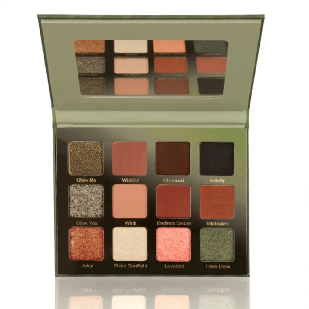 🫒 Violet Voss Cosmetics Olive You Forever Eyeshadow Palette